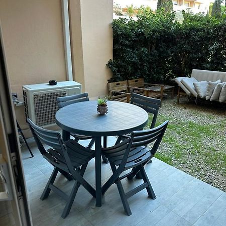 Appartamento Studio Cabine Avec Jardin Canet-en-Roussillon Esterno foto